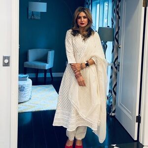 Elegant White Women's kurta set